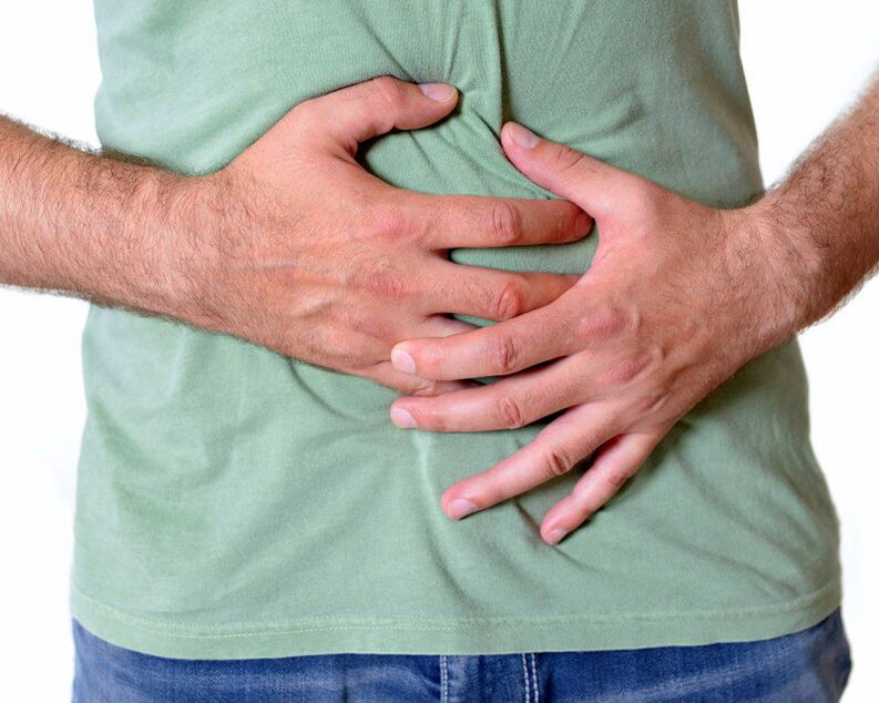 Viermii pot trăi în intestine, provocând dureri în zona abdominală